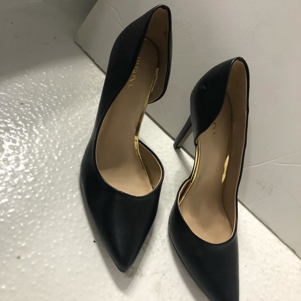 BLACK PUMPS SIZE 8 1/2